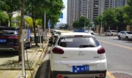 武汉新能源车路边停车，武汉市新能源车停车管理办法？